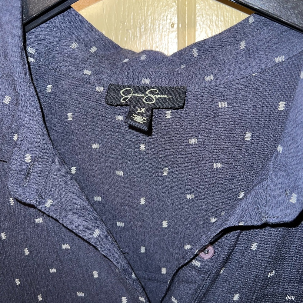 ⭐️Jessica Simpson Navy Polka Dot Button Up Tie Front Short Sleeve Top Size 1X - Picture 10 of 13